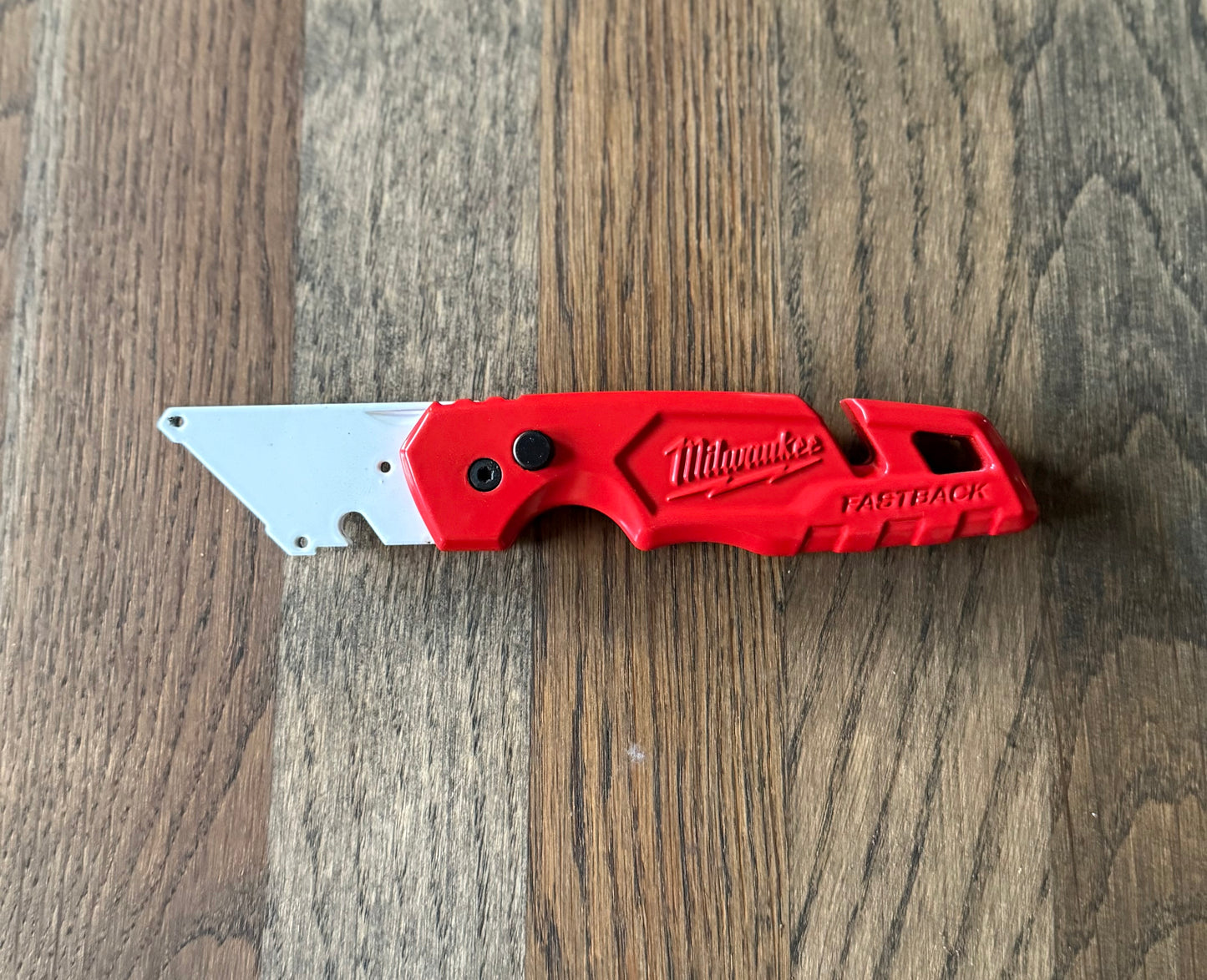 Milwaukee Fastback Rot/Weiß