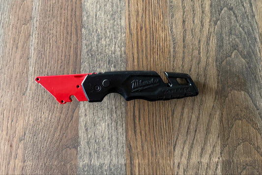 Milwaukee Fastback Schwarz/Rot